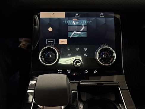 Used 2022 Land Rover Range Rover Velar R-Dynamic S image 14