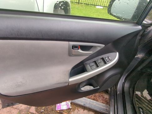 Used 2013 Toyota Prius Two FWD image 8