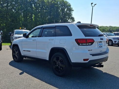 Used 2019 Jeep Grand Cherokee Laredo AWD/4WD image 4