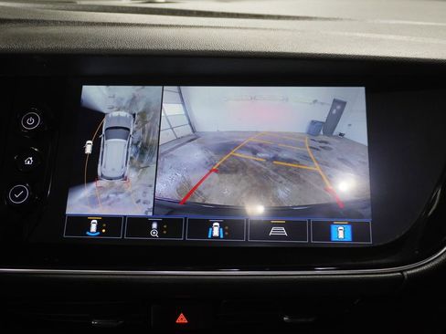 Used 2021 Buick Envision Avenir w/ Technology Package II image 19