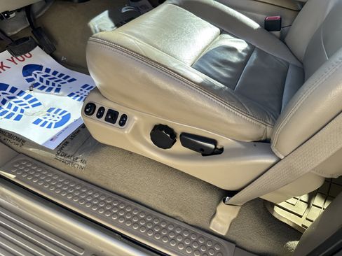 Used 2005 Ford Excursion Limited image 23