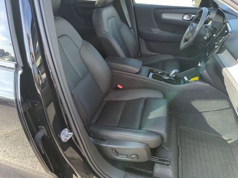 Used 2024 Volvo XC40 B5 Ultimate image 36