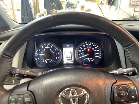 Certified 2017 Toyota Sienna XLE Premium AWD/4WD image 20