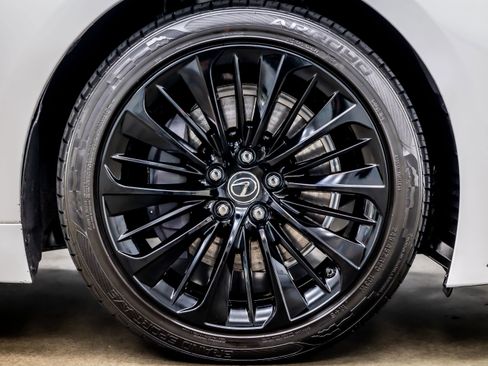 Used 2021 Lexus LS 500 w/ Accessory Package (Z2) image 36