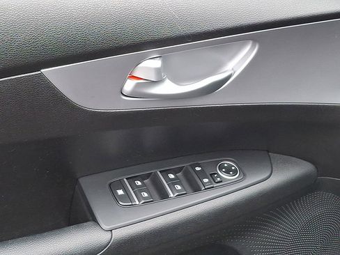 Certified 2023 Kia Forte LXS w/ LXS Technology Package image 13