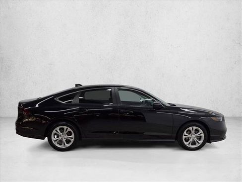 Used 2025 Honda Accord LX image 4