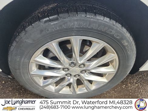 Used 2018 Buick Enclave Essence AWD/4WD image 8