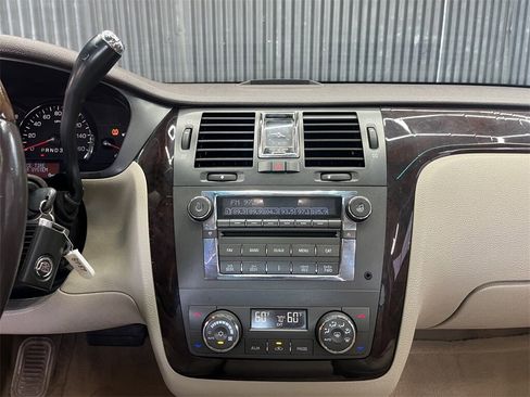 Used 2011 Cadillac DTS Luxury image 9