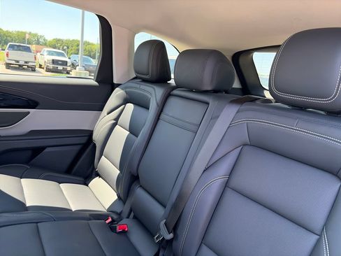 Used 2025 Lincoln Nautilus Premier AWD/4WD image 28