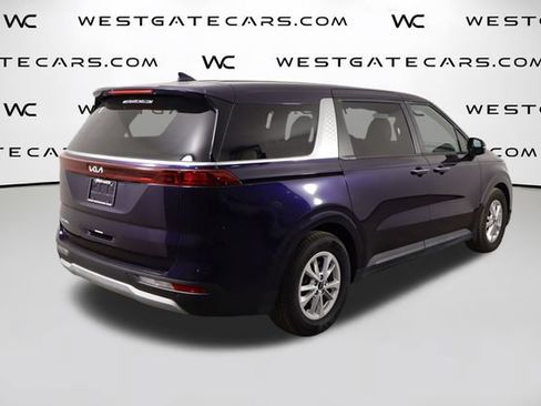 Used 2023 Kia Carnival LX FWD image 45