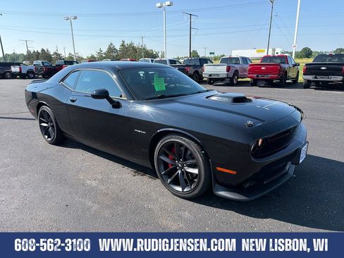 Used 2022 Dodge Challenger R/T w/ Plus Package RWD image 7