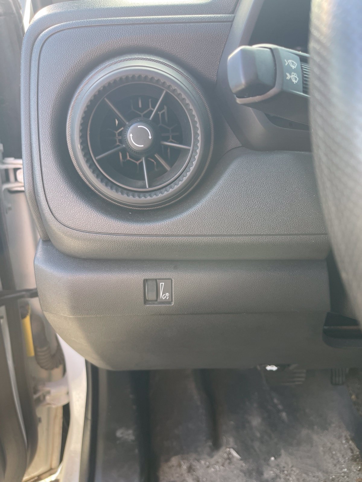 Used 2023 Chevrolet Colorado W/T RWD image 17