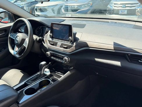 Used 2024 Nissan Altima 2.5 SV FWD image 16