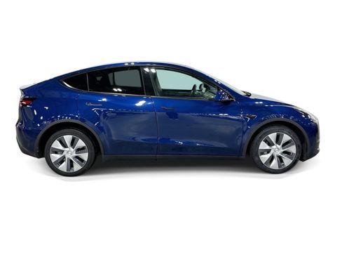 Certified 2023 Tesla Model Y Long Range AWD/4WD image 7