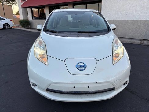 Used 2011 Nissan Leaf SL image 3
