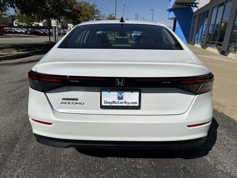 Used 2025 Honda Accord SE image 13