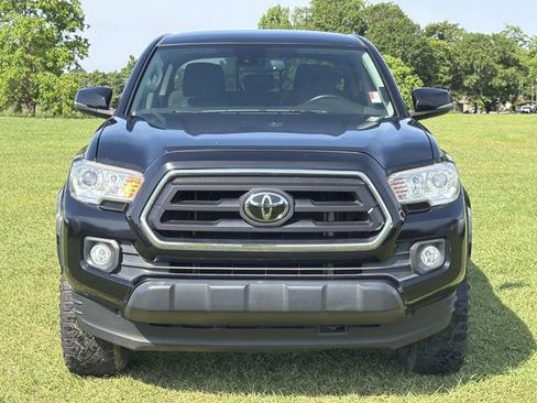 Used 2022 Toyota Tacoma SR5 w/ Technology Package AWD/4WD image 3