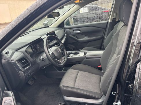 Used 2025 Nissan Rogue SV image 29