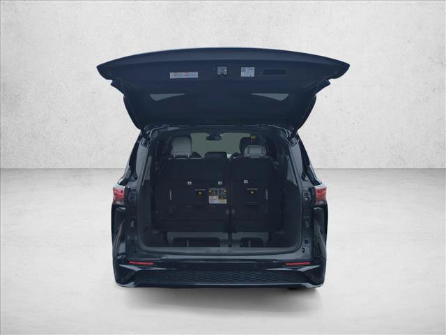 Certified 2024 Toyota Sienna XSE w/ XSE Plus Package FWD image 6