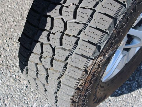 Used 2024 Chevrolet Silverado 2500 LT image 37