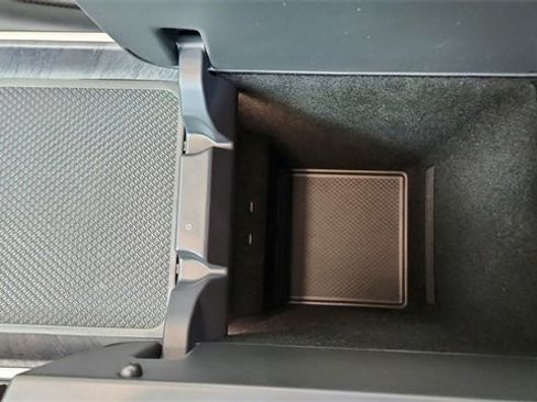 Used 2024 Rivian R1S Adventure image 54