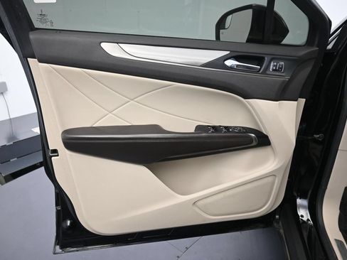 Used 2017 Lincoln MKC Premiere AWD/4WD image 10