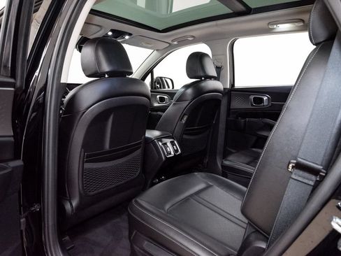 Used 2023 Kia Sorento SX AWD/4WD image 26