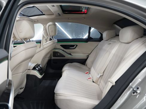 Used 2023 Mercedes-Benz S 500 4MATIC image 13