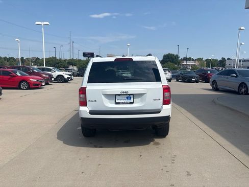 Used 2014 Jeep Patriot Latitude AWD/4WD image 6