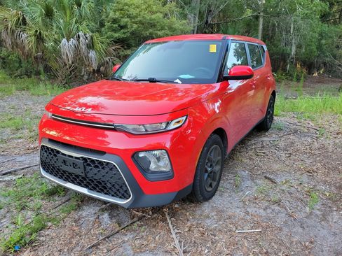 Used 2022 Kia Soul LX w/ Technology Package FWD image 5