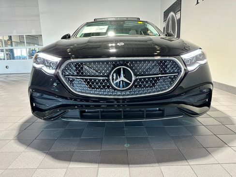 New 2026 Mercedes-Benz E 450 4MATIC Sedan image 2