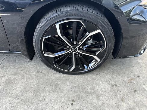 Certified 2023 Nissan Altima 2.5 SR FWD image 12