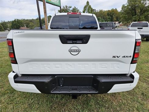 Used 2023 Nissan Frontier SV w/ Technology Package image 6
