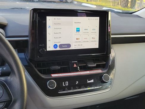 Used 2025 Toyota Corolla LE image 27