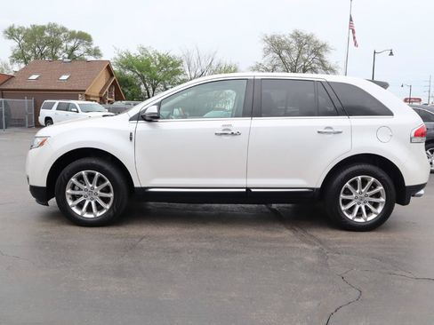 Used 2014 Lincoln MKX AWD w/ Equipment Group 102A image 2