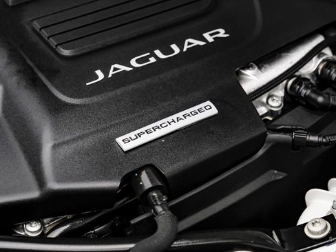 Used 2016 Jaguar F-TYPE R image 97