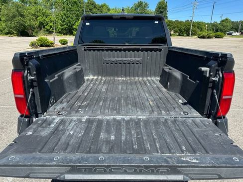 Used 2024 Toyota Tacoma SR5 AWD/4WD image 29