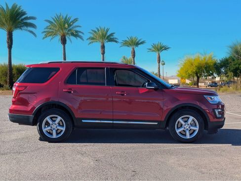 Used 2016 Ford Explorer XLT w/ Equipment Group 202A image 6