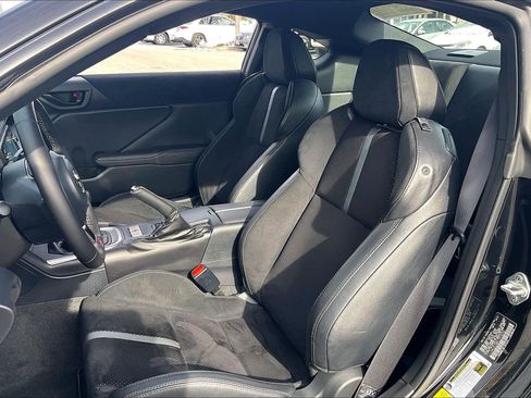 Used 2023 Toyota GR86 Premium w/ ALL Weather Mat Package (TMS) image 29