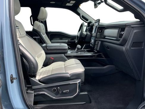 Used 2023 Ford F150 Lightning Platinum image 17