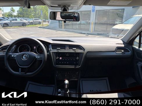 Used 2020 Volkswagen Tiguan SE FWD image 23