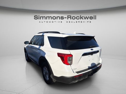 Used 2023 Ford Explorer XLT image 5