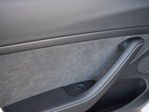 Used 2023 Tesla Model 3 Standard Range RWD image 19