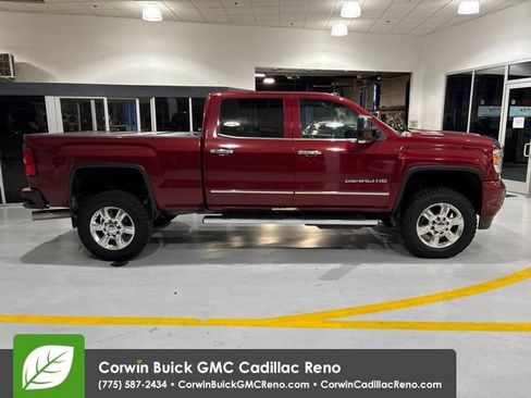 Used 2019 GMC Sierra 2500 Denali w/ Duramax Plus Package AWD/4WD image 7