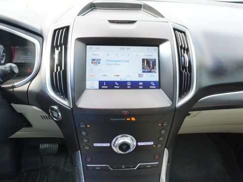 Certified 2020 Ford Edge Titanium FWD image 8