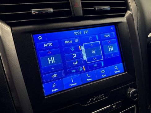 Used 2019 Ford Fusion SE image 14