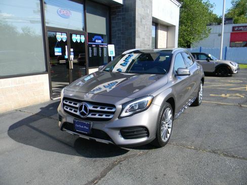 Used 2019 Mercedes-Benz GLA 250 4MATIC image 4