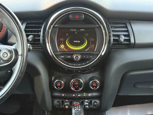 Used 2017 MINI Cooper 2-Door Hardtop FWD image 10