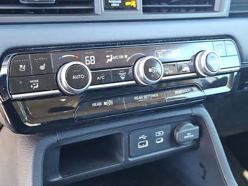 Used 2025 Honda Pilot Elite image 28