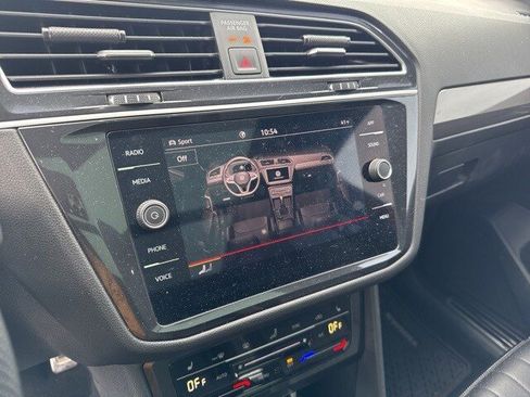 Used 2024 Volkswagen Tiguan SE R-Line image 27